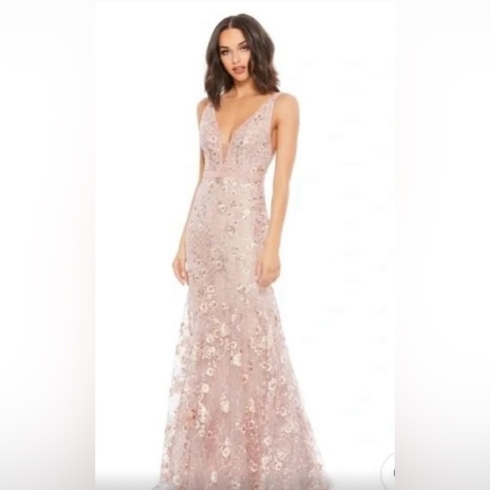 Mac Duggal ~ Elegant Pink Floral Embellished V-Neck Evening Dress